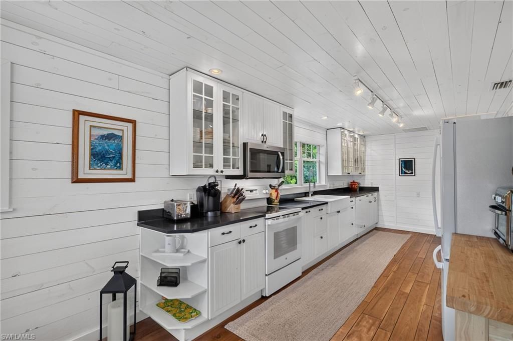 721 Cardium St, Sanibel, FL 33957 Photo