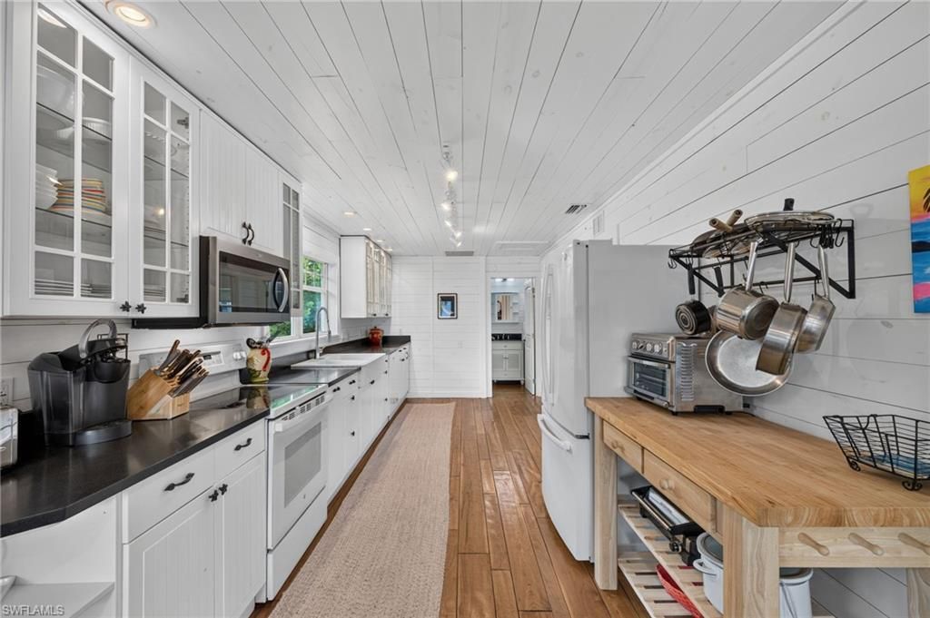 721 Cardium St, Sanibel, FL 33957 Photo