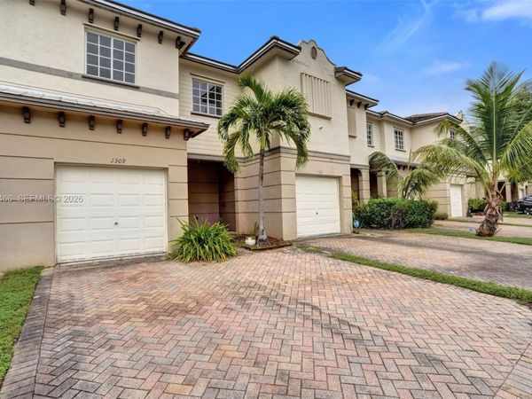 1309 Lucaya Dr , Riviera Beach, FL 33404