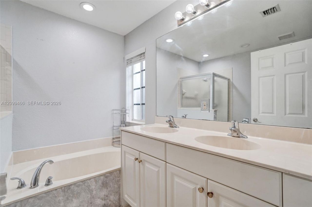1309 Lucaya Dr, Riviera Beach, FL 33404 Photo