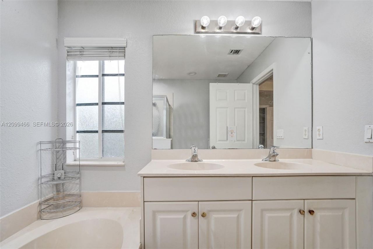 1309 Lucaya Dr, Riviera Beach, FL 33404 Photo