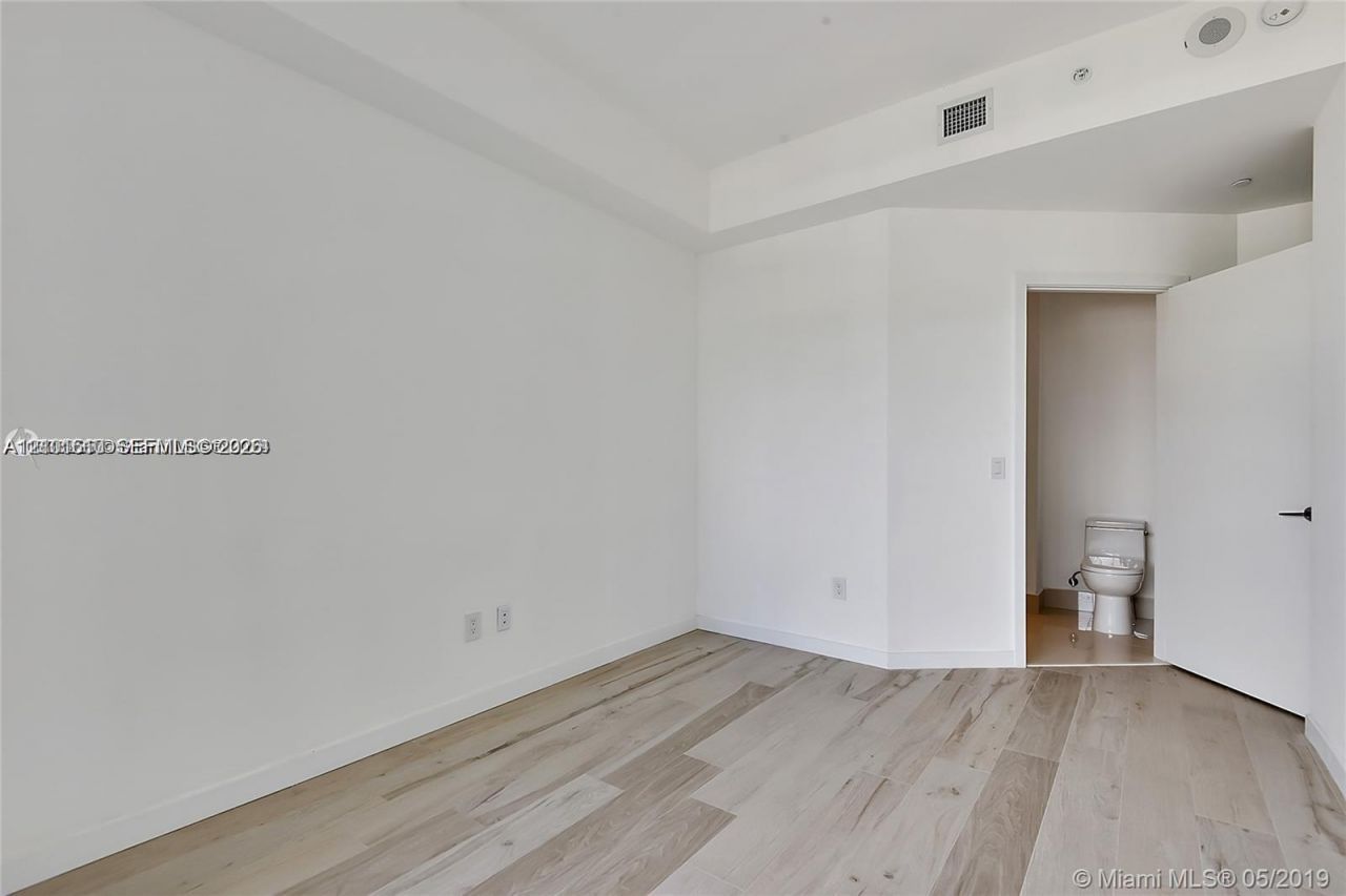 480 NE 31st St , Unit 3301, Miami, FL 33137 Photo