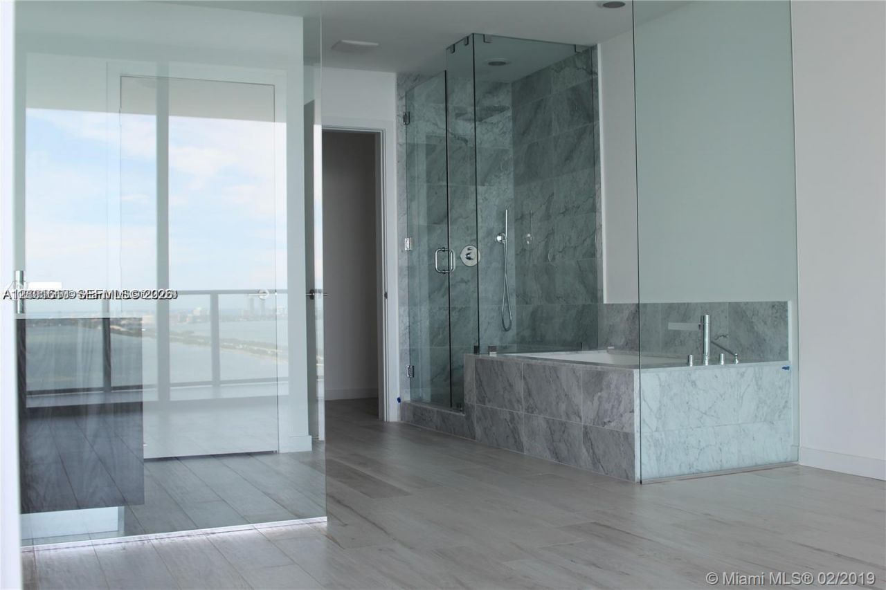 480 NE 31st St , Unit 3301, Miami, FL 33137 Photo