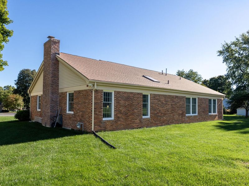 650 Oakwood Court, Troy, OH 45373 Photo 2