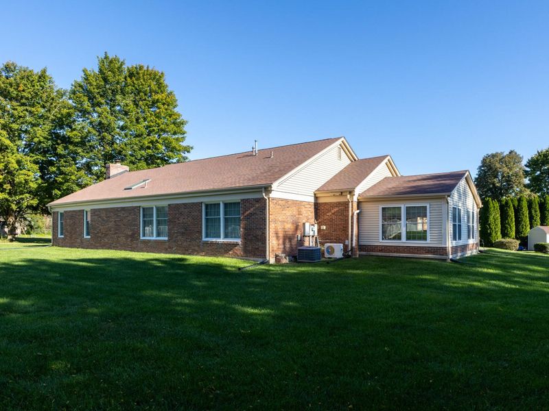650 Oakwood Court, Troy, OH 45373 Photo 3