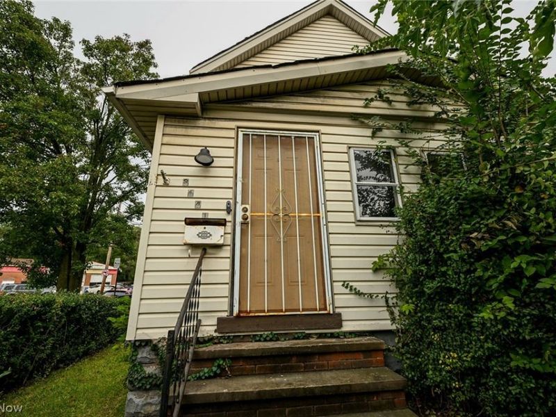 3641 Independence Road , Cleveland, OH 44105 Photo 2