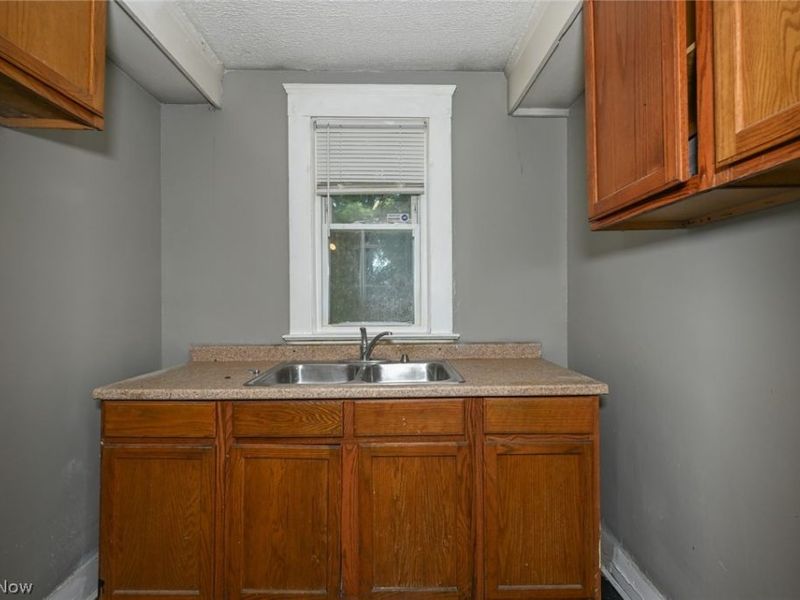 6153 Morton Avenue, Cleveland, OH 44127 Photo 18