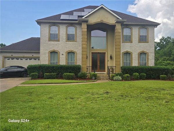 160 OAKMONT Drive, New Orleans, LA 70128