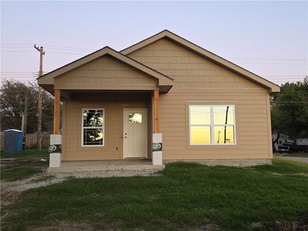 1101 N Main Street, Ottawa, KS 66067
