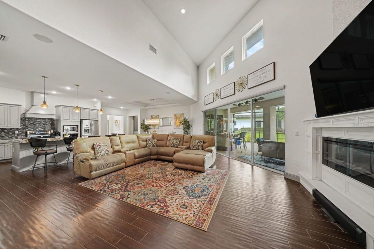 16206 East Shirley Shores Road, Tavares, FL 32778 Photo