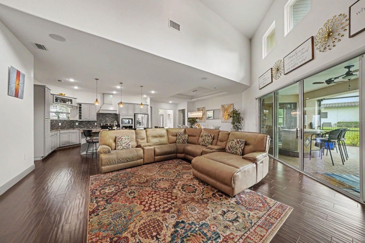 16206 East Shirley Shores Road, Tavares, FL 32778 Photo