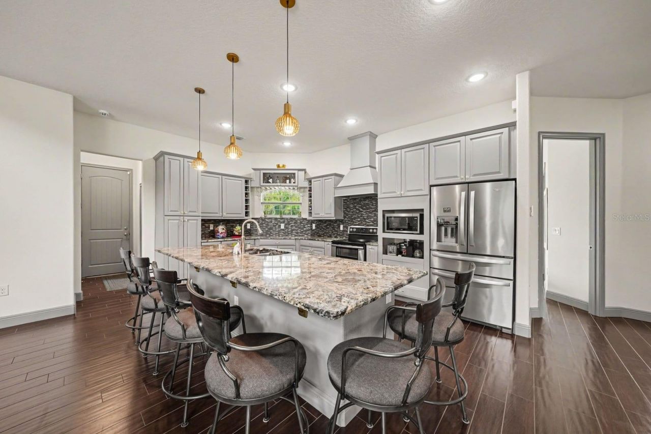 16206 East Shirley Shores Road, Tavares, FL 32778 Photo