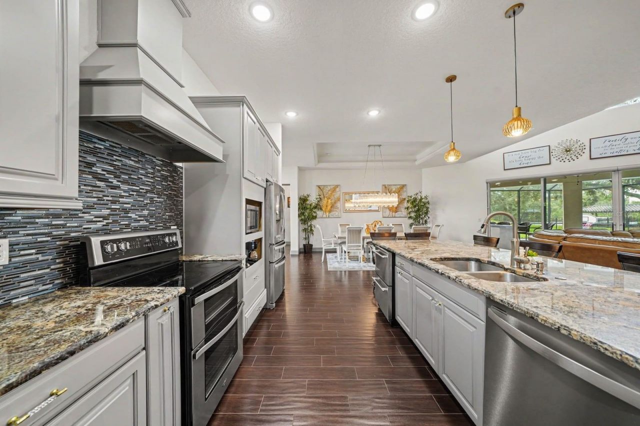 16206 East Shirley Shores Road, Tavares, FL 32778 Photo