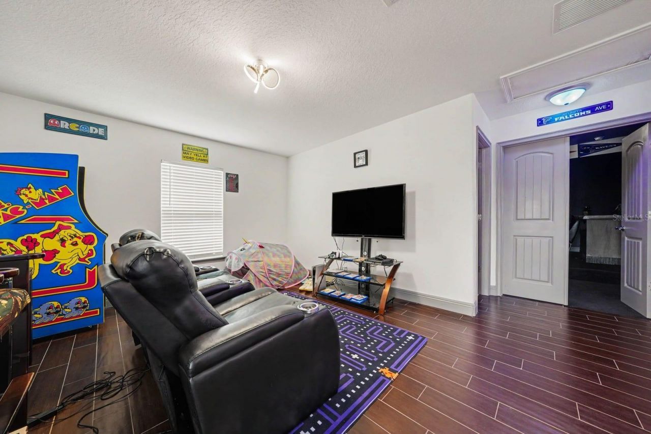 16206 East Shirley Shores Road, Tavares, FL 32778 Photo