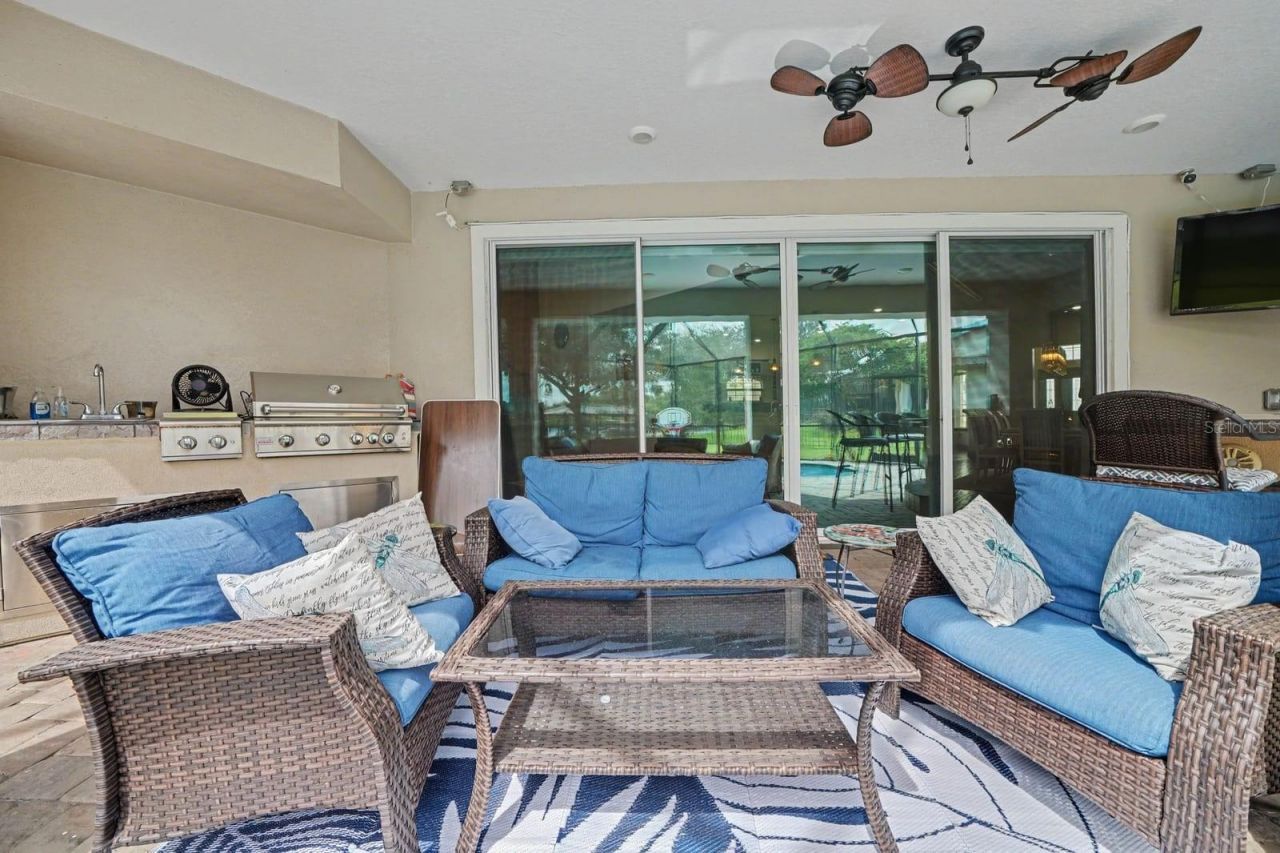 16206 East Shirley Shores Road, Tavares, FL 32778 Photo