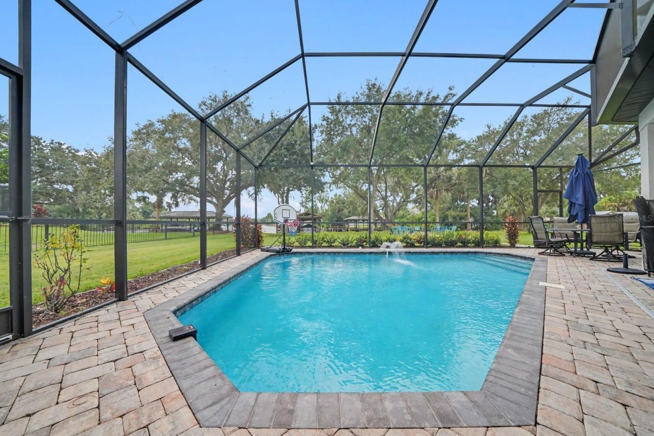 16206 East Shirley Shores Road, Tavares, FL 32778 Photo