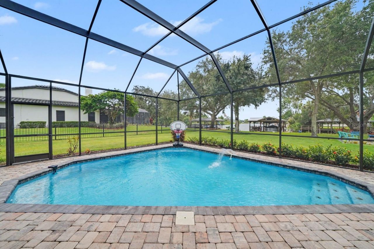 16206 East Shirley Shores Road, Tavares, FL 32778 Photo