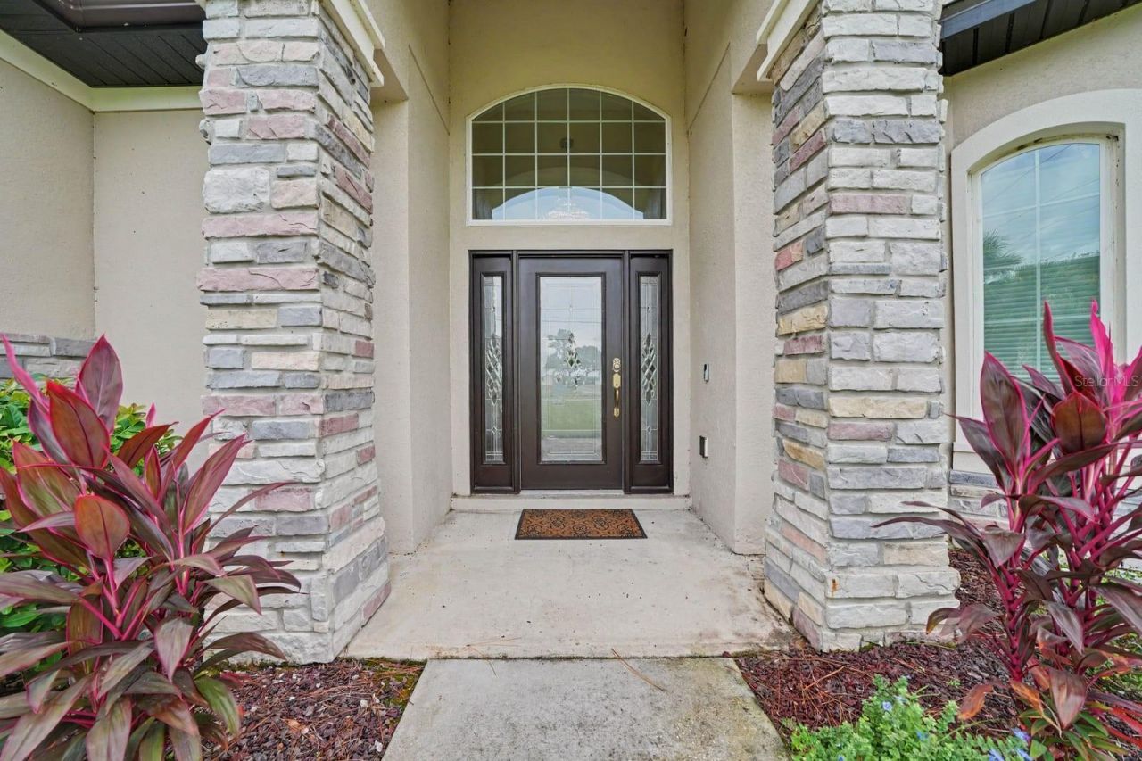 16206 East Shirley Shores Road, Tavares, FL 32778 Photo