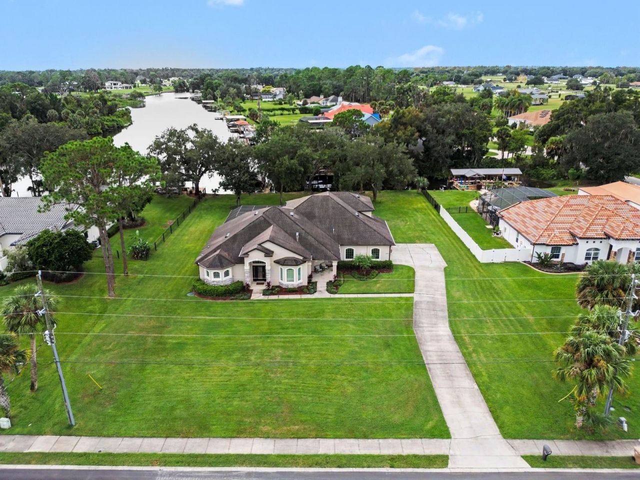 16206 East Shirley Shores Road, Tavares, FL 32778 Photo