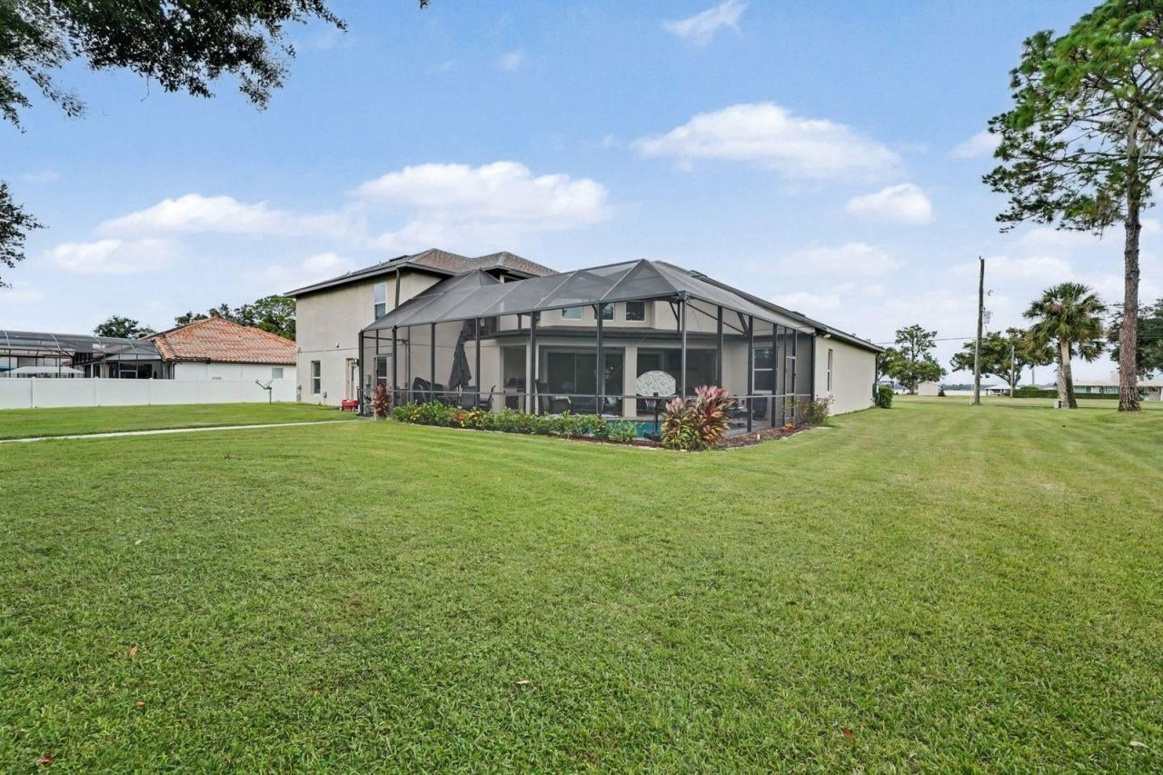 16206 East Shirley Shores Road, Tavares, FL 32778 Photo