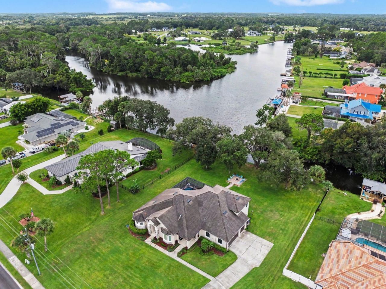 16206 East Shirley Shores Road, Tavares, FL 32778 Photo