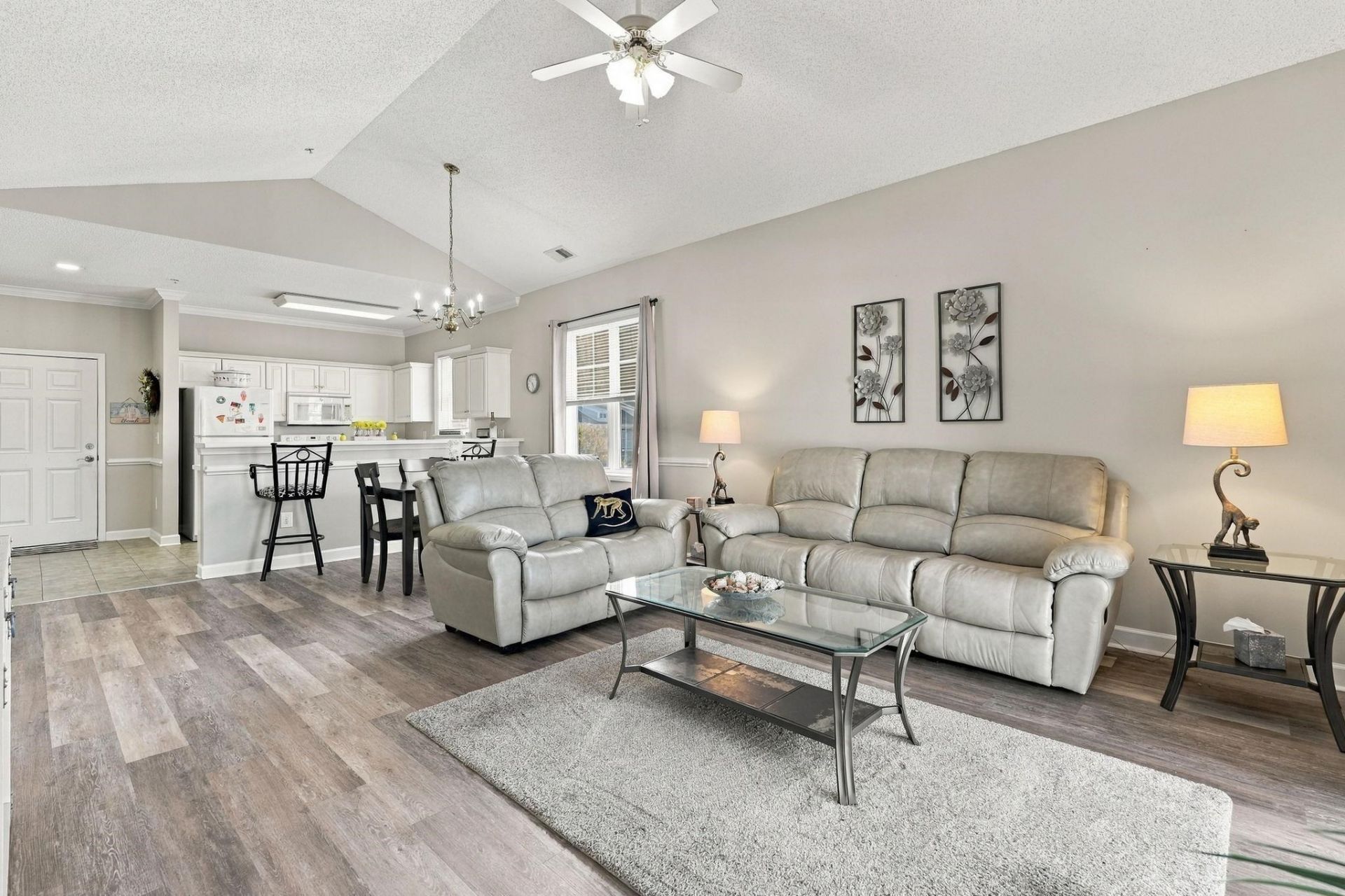 200 Castle Dr. Photo 11