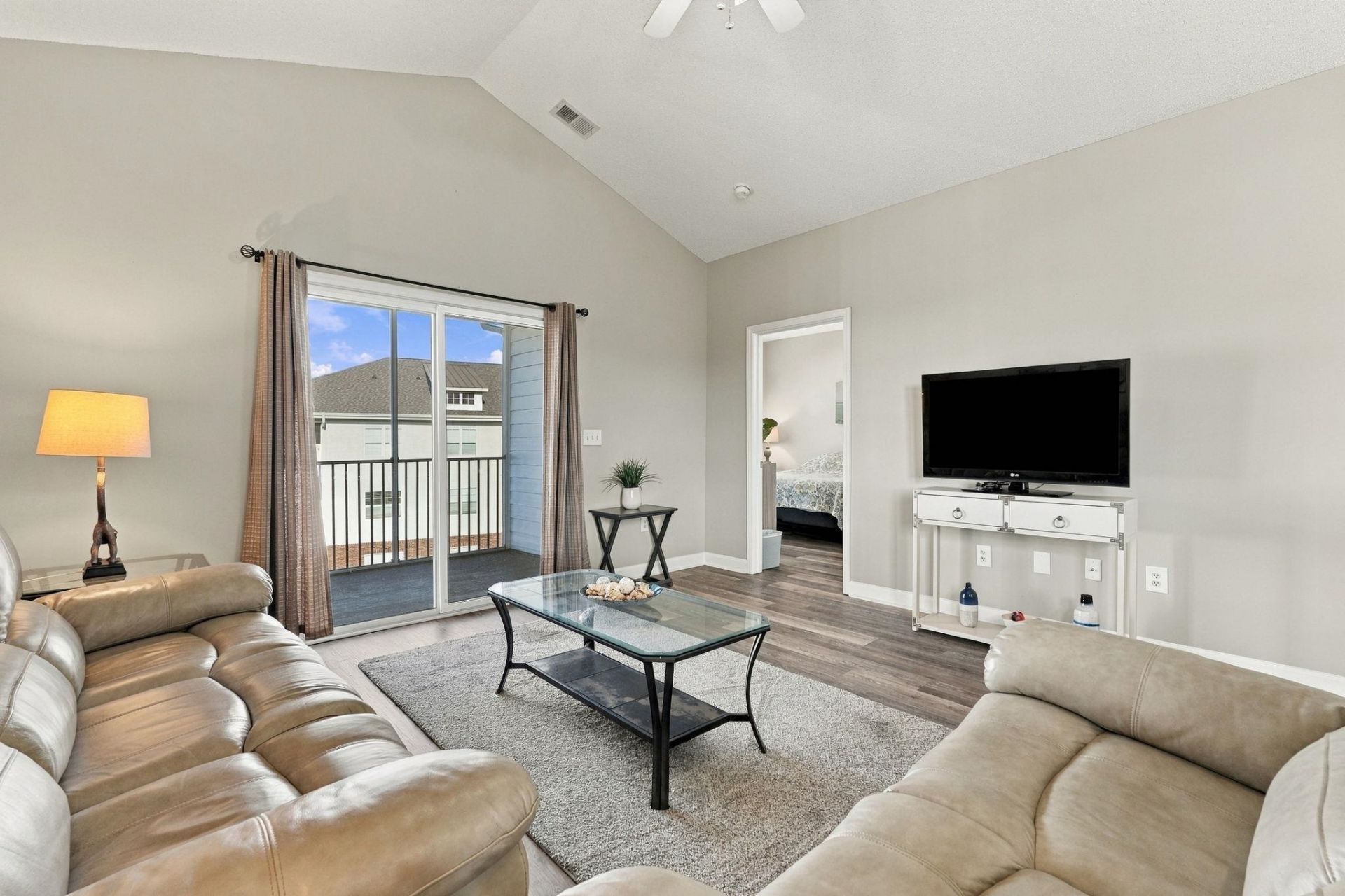 200 Castle Dr. Photo 12