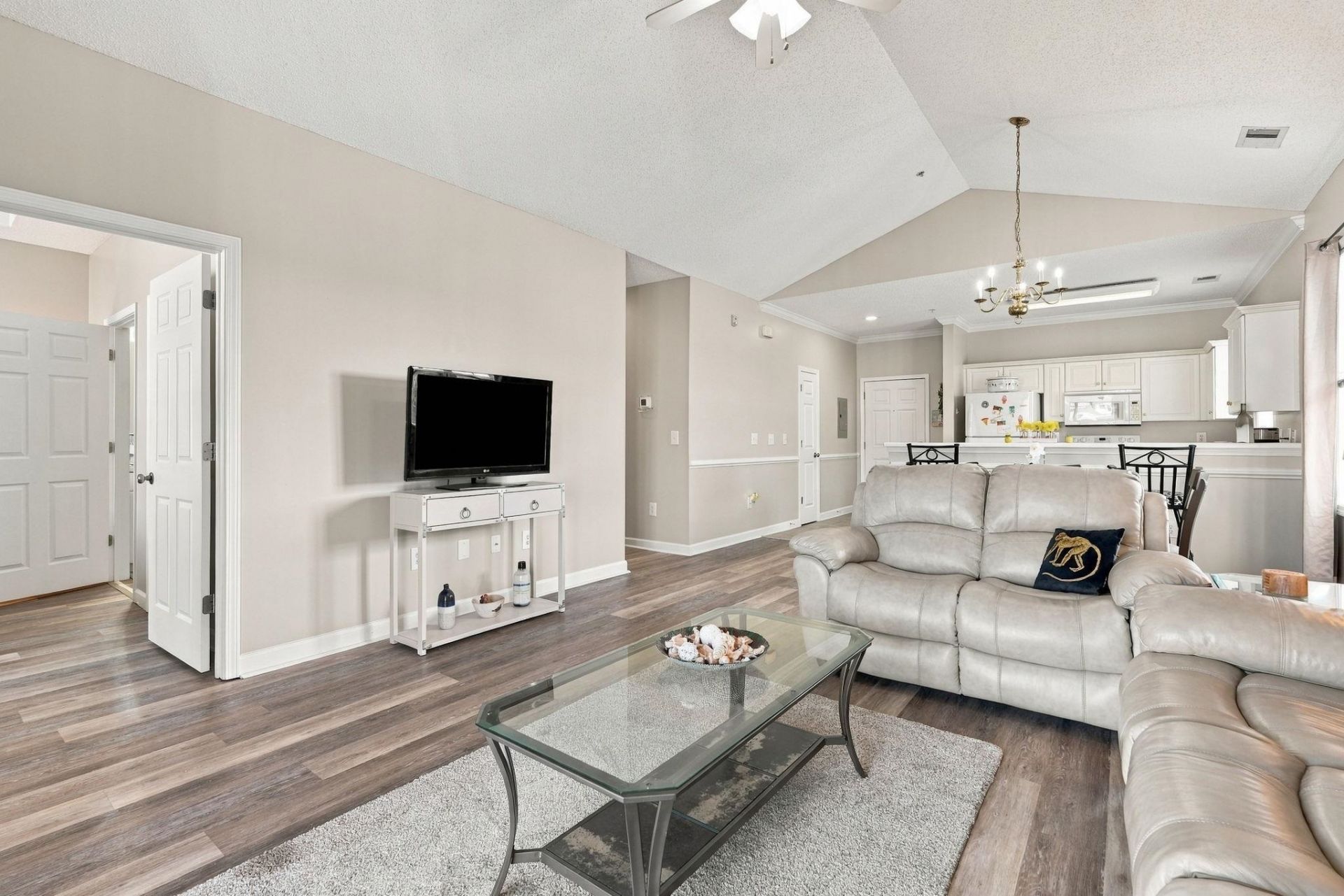 200 Castle Dr. Photo 13