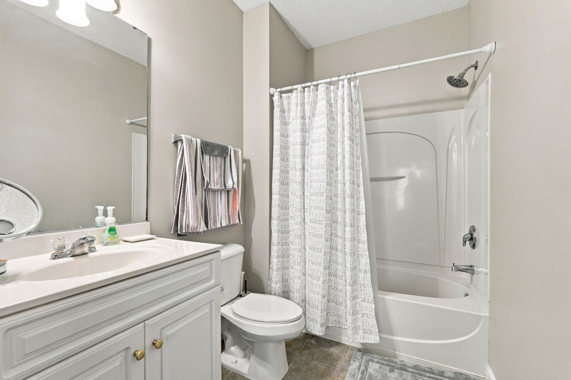 200 Castle Dr. Photo 17