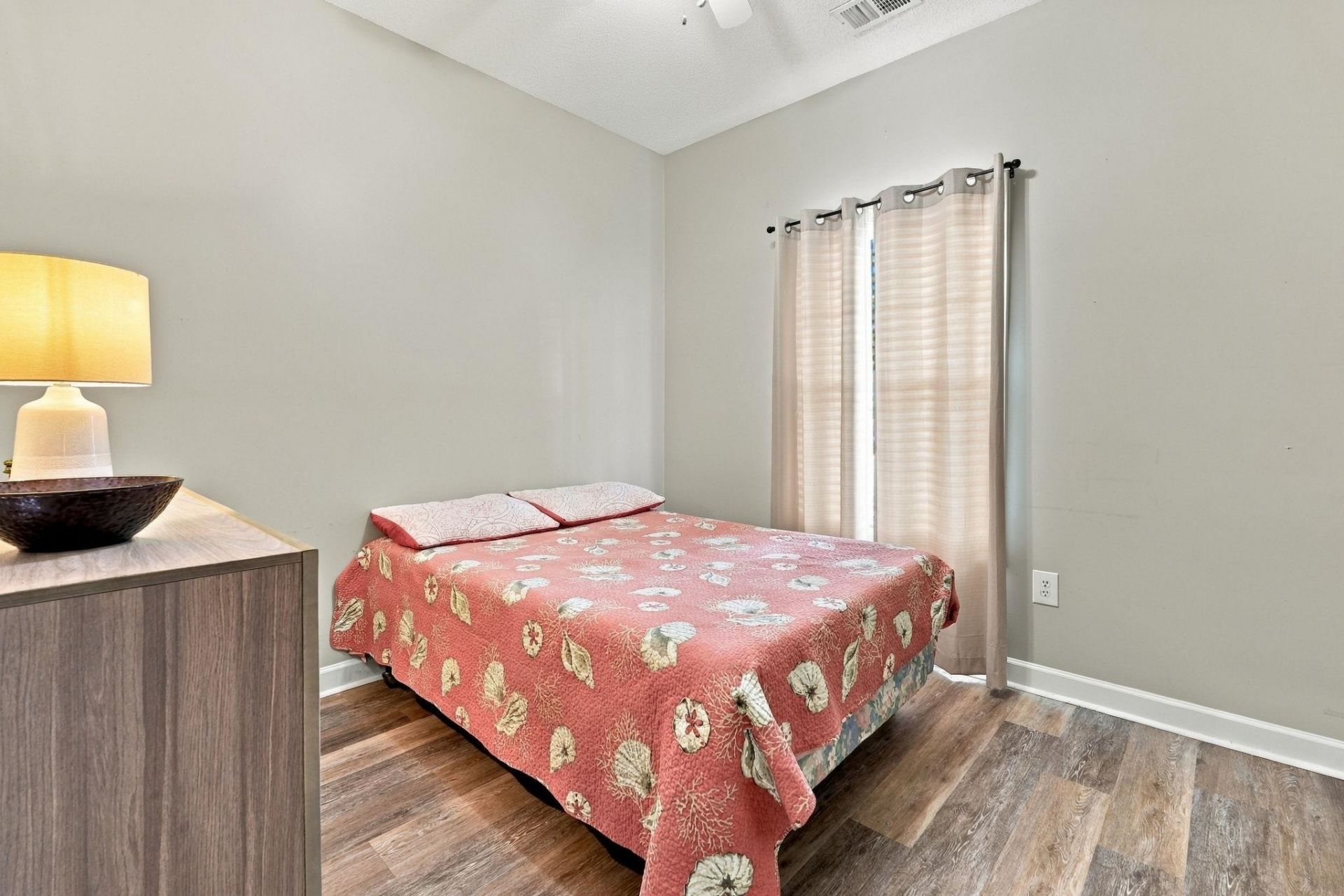 200 Castle Dr. Photo 21