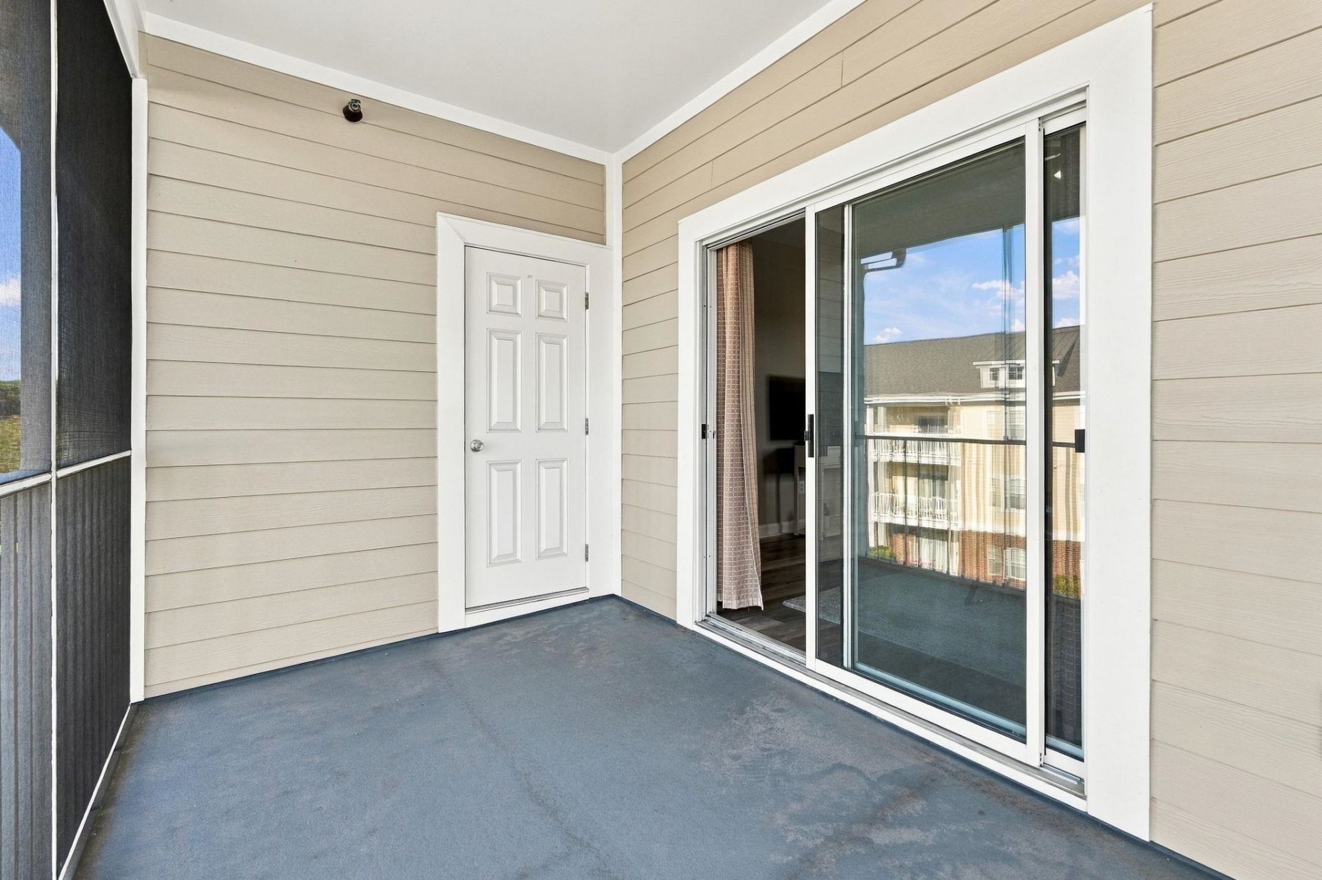 200 Castle Dr. Photo 25