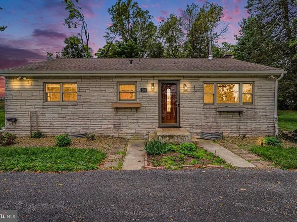 201 MARSH DRIVE, CARLISLE, PA 17015