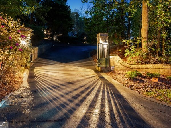 225 Skyridge Drive, Atlanta, GA 30350