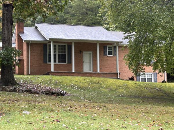 6671 Bradshaw RD, Salem, VA 24153