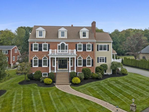 2 Hampton Court, Lynnfield, MA 01940