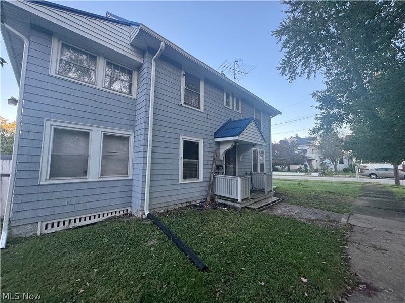 287 Lawrence Avenue NE, Warren, OH 44483 Photo 3