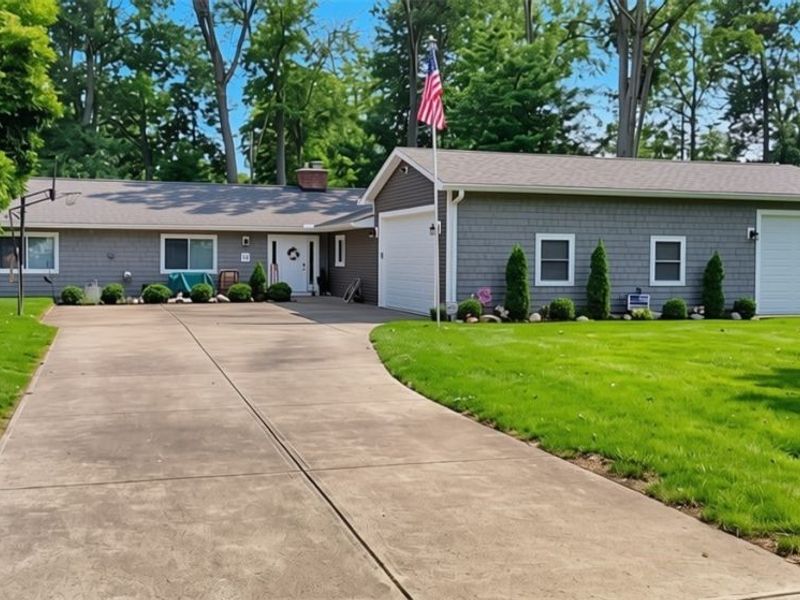 16 Keewaydin Drive, Timberlake, OH 44095 Photo 1