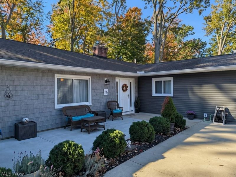 16 Keewaydin Drive, Timberlake, OH 44095 Photo 3