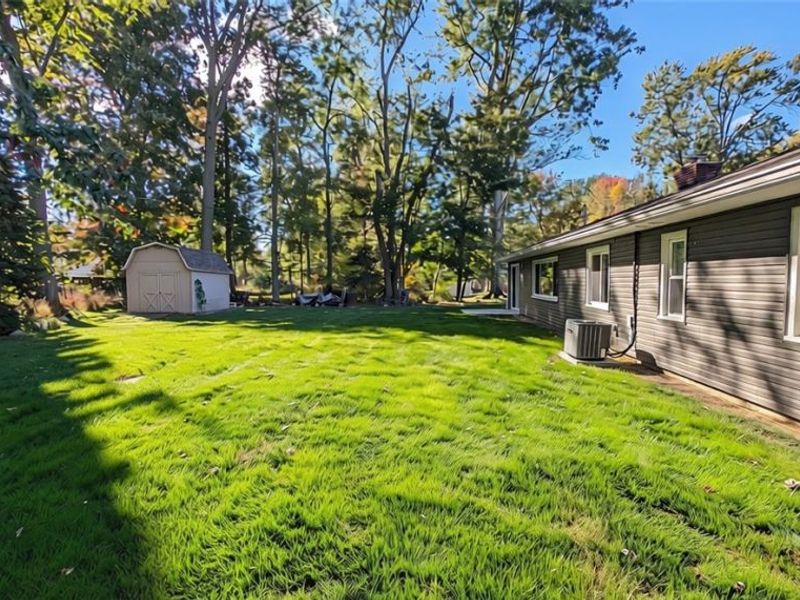 16 Keewaydin Drive, Timberlake, OH 44095 Photo 6
