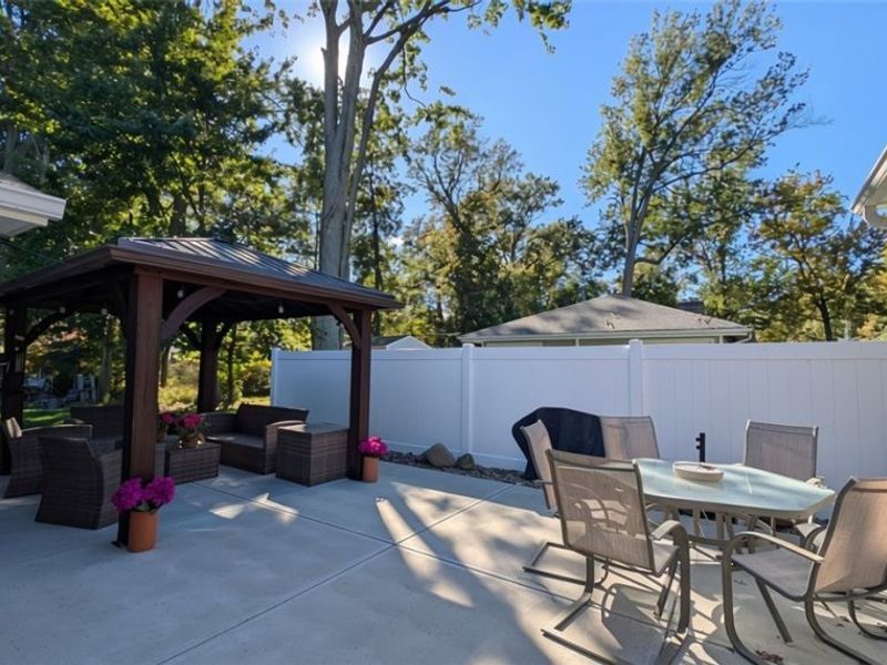 16 Keewaydin Drive, Timberlake, OH 44095 Photo 7