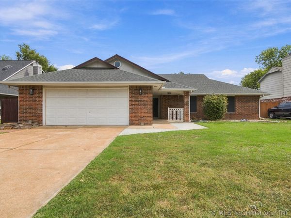 7721 N 132nd East Avenue , Owasso, OK 74055