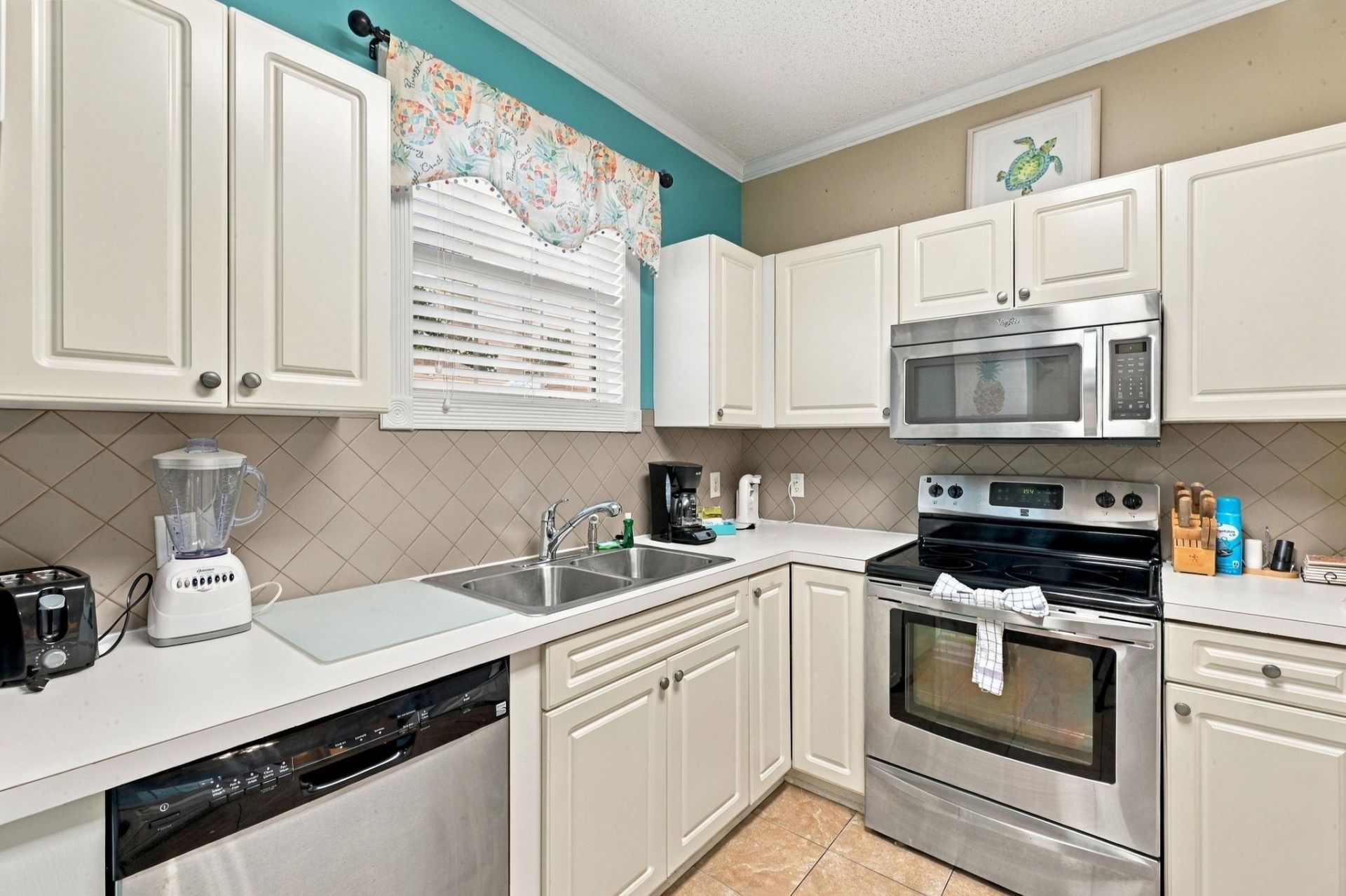 4655 Wild Iris Dr. Photo 4