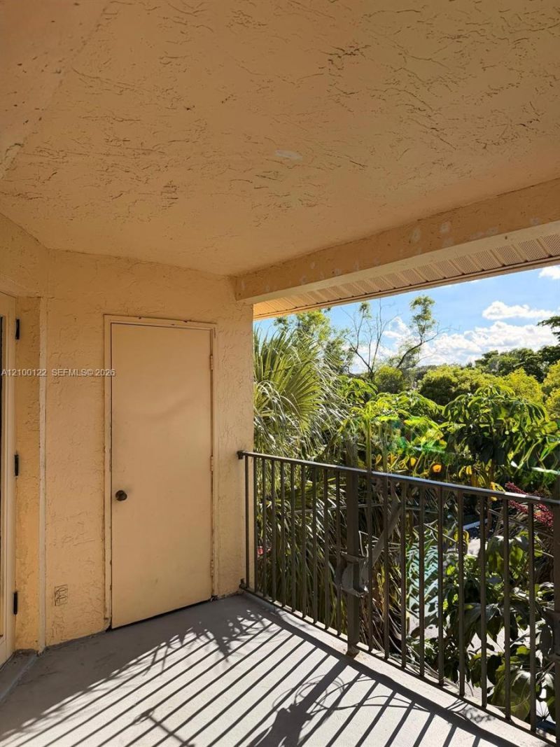 9999 Summerbreeze Dr , Unit 705, Sunrise, FL 33322 Photo