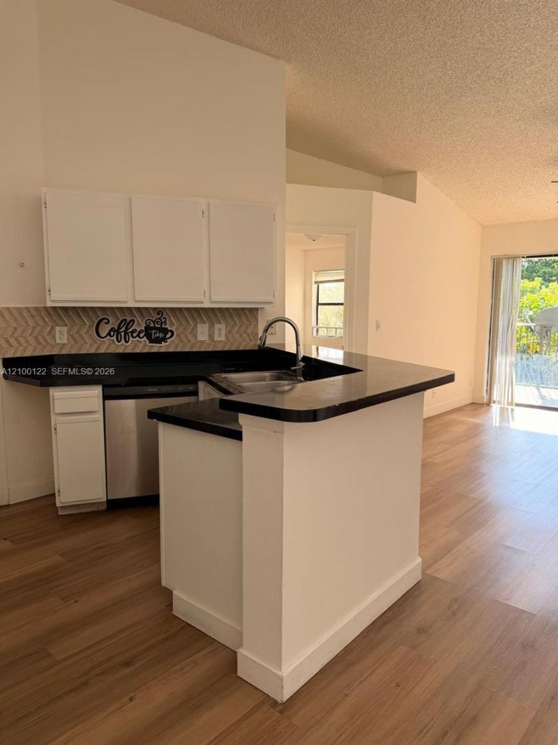 9999 Summerbreeze Dr , Unit 705, Sunrise, FL 33322 Photo