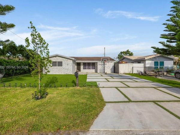 2340 N 66th Ter , Hollywood, FL 33024