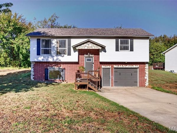 601 Twin Valley Drive , Lebanon, MO 65536