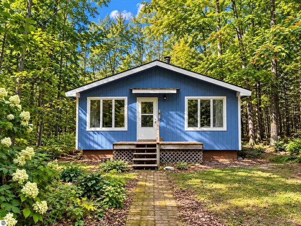38493 Indian Woods, Beaver Island, MI 49782
