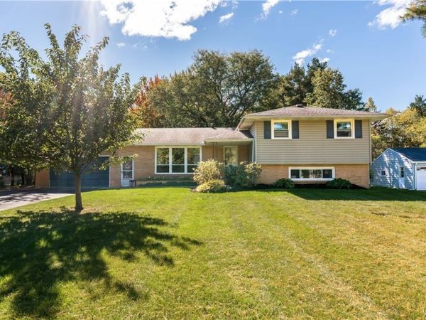7409 Michael Road , Orchard Park, NY 14127