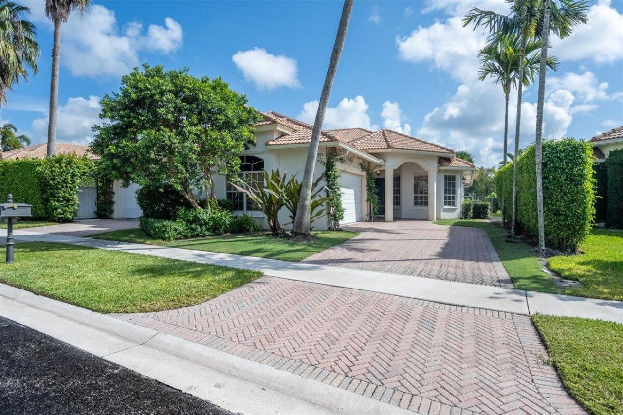 2910 Twin Oaks Way, Wellington, FL 33414 Photo