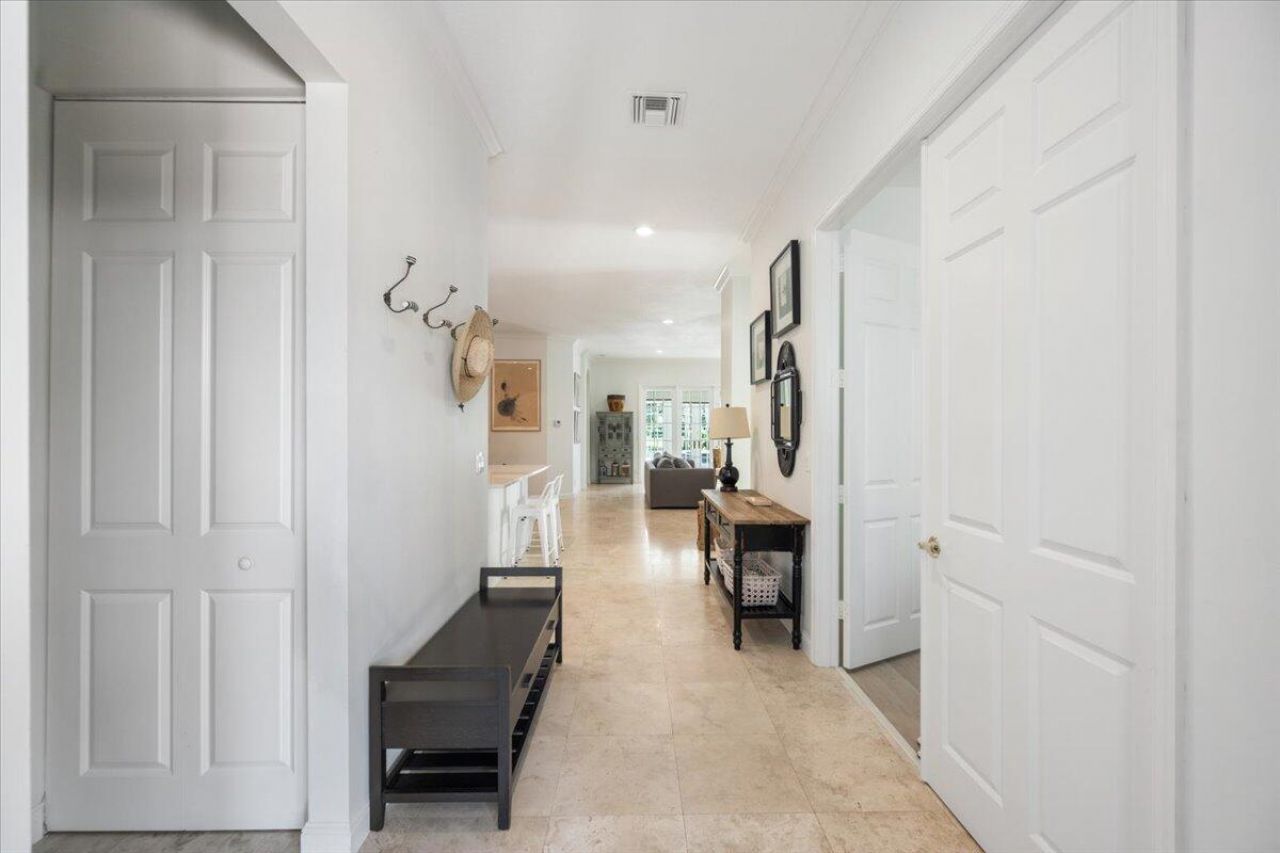 2910 Twin Oaks Way, Wellington, FL 33414 Photo